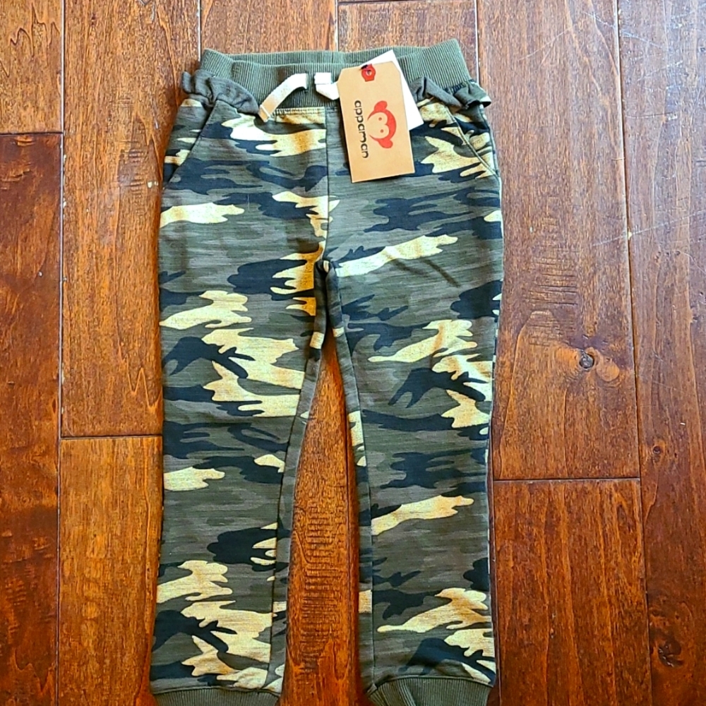 Girls gold camo joggers